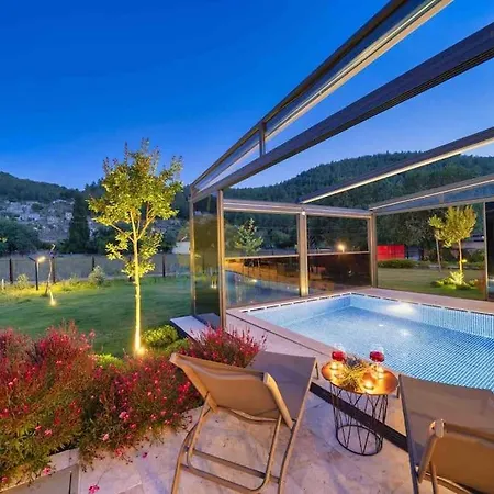 Reddoors Villa